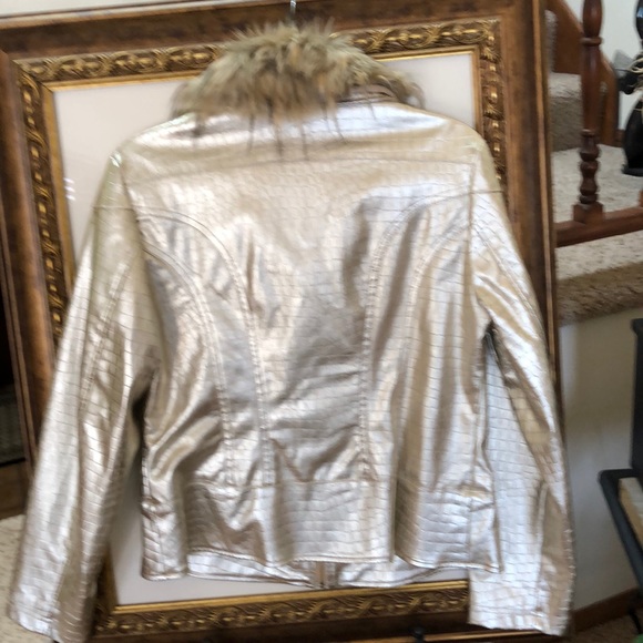 Jacket - Picture 4 of 7